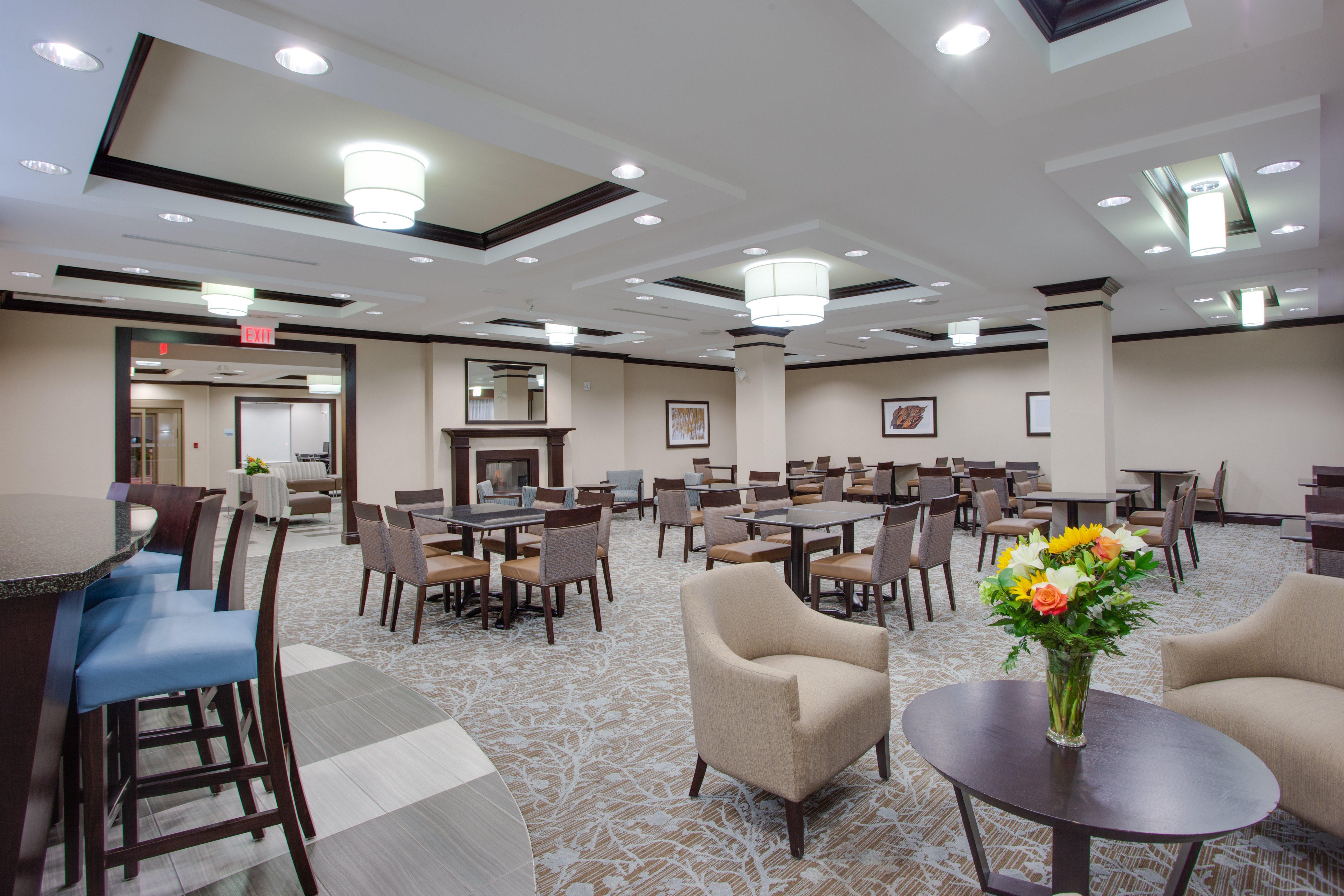 Holiday Inn Express & Suites Ottawa East-Orleans By Ihg Exterior photo