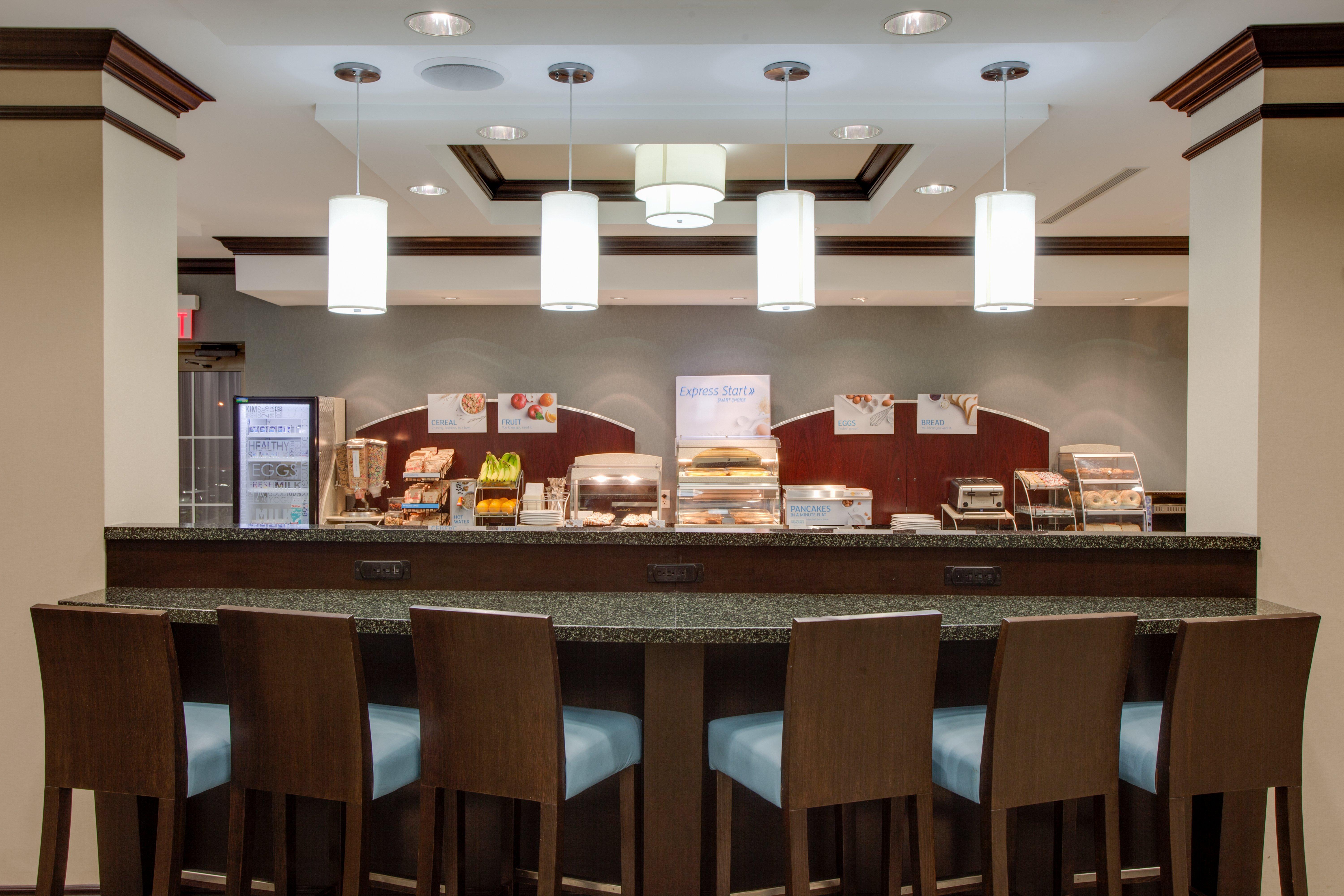 Holiday Inn Express & Suites Ottawa East-Orleans By Ihg Exterior photo