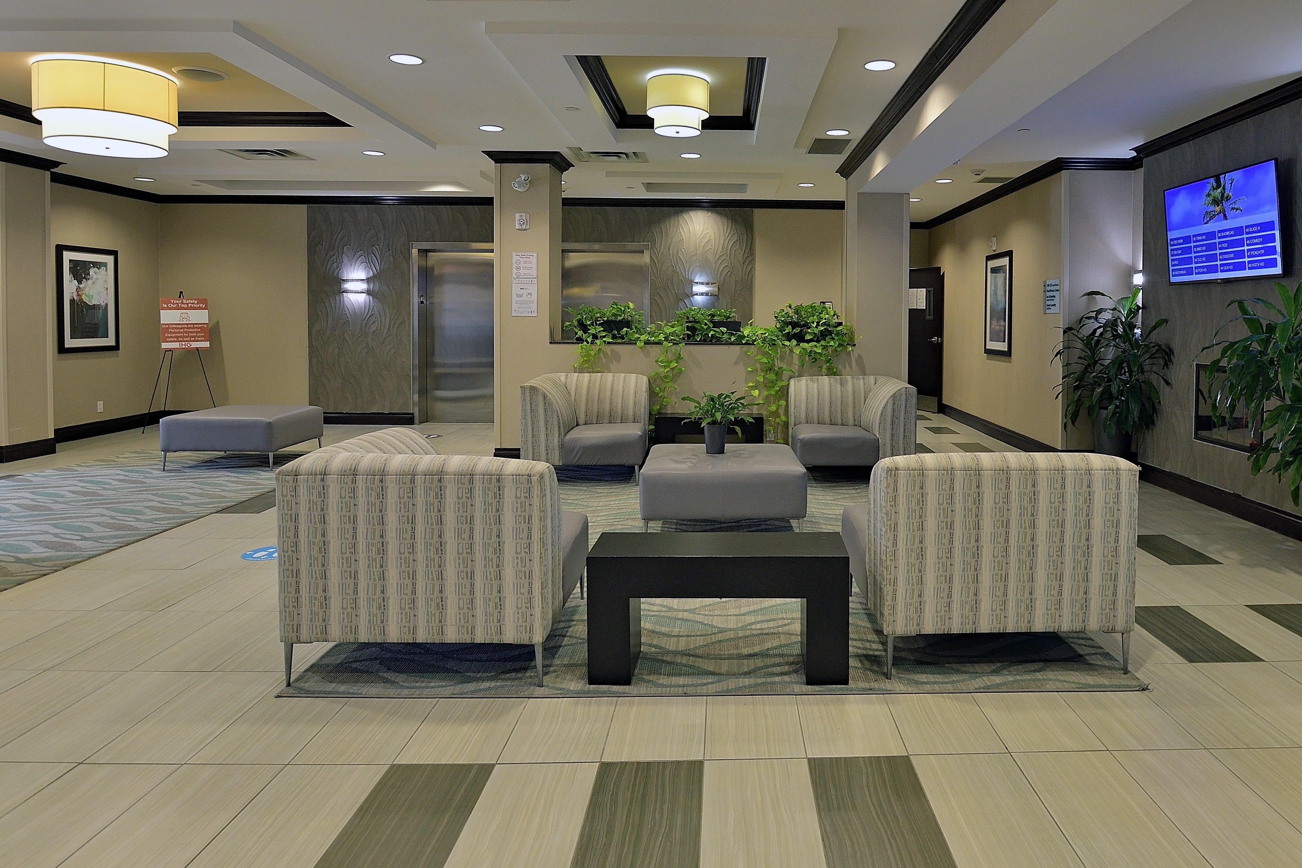 Holiday Inn Express & Suites Ottawa East-Orleans By Ihg Exterior photo