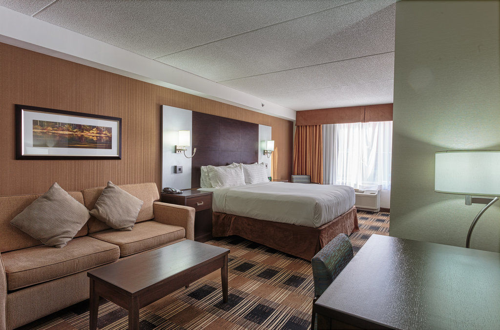 Holiday Inn Express & Suites Ottawa East-Orleans By Ihg Exterior photo